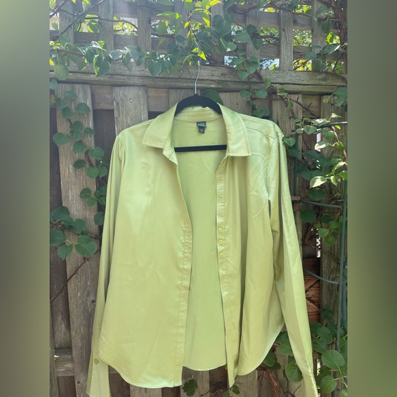 Green Blouse - Picture 4 of 5